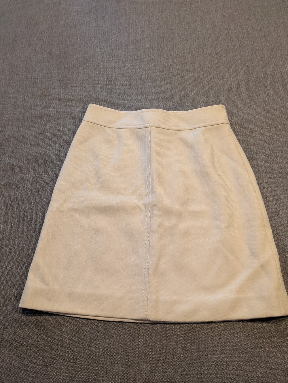 J. Crew Womens Size 0 Shift Straight Skirt  Cream 100% Wool Twill Classic Modern
